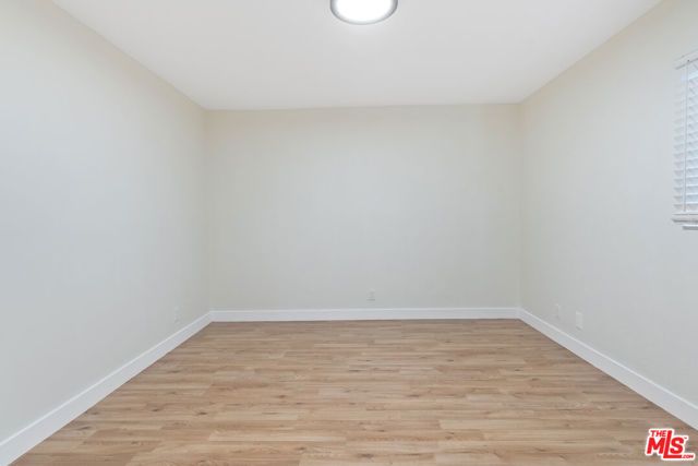 5541 Fallbrook Avenue, Woodland Hills (los Angeles), CA 91367