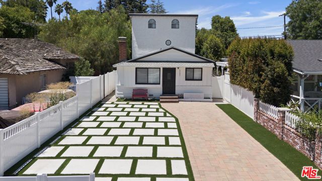5541 Fallbrook Avenue, Woodland Hills (los Angeles), CA 91367
