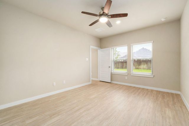 1203 Lancer Leap Drive, Alvin, TX 77511