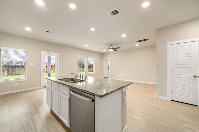 1203 Lancer Leap Drive, Alvin, TX 77511