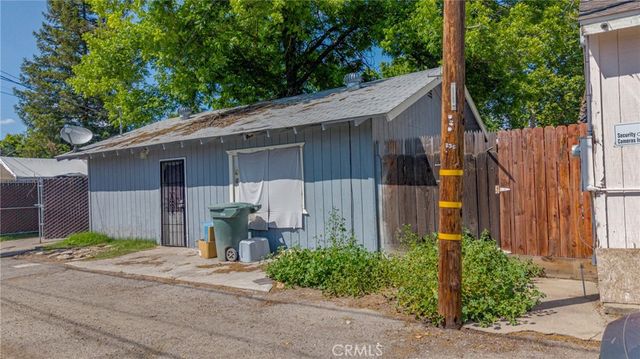 & 238 W 22nd, Merced, CA 95340