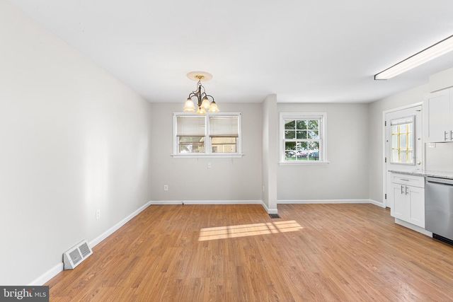 3428 OAK LN, Brookhaven, PA 19015
