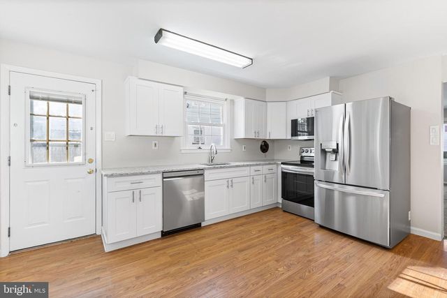 3428 OAK LN, Brookhaven, PA 19015