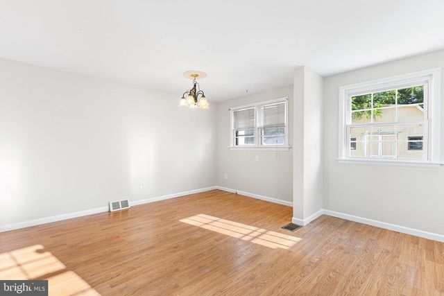 3428 OAK LN, Brookhaven, PA 19015