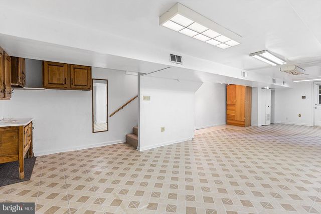 3428 OAK LN, Brookhaven, PA 19015
