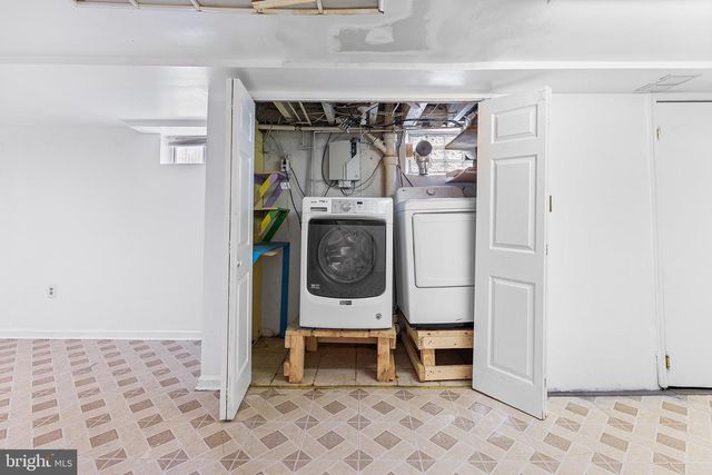 3428 OAK LN, Brookhaven, PA 19015