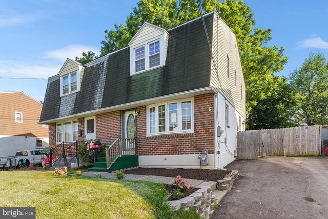 3428 OAK LN, Brookhaven, PA 19015