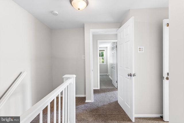3428 OAK LN, Brookhaven, PA 19015