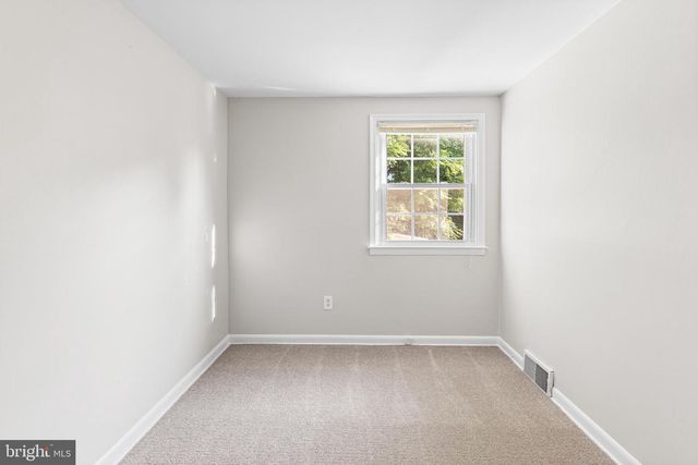 3428 OAK LN, Brookhaven, PA 19015