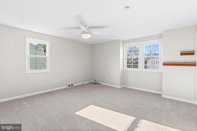 3428 OAK LN, Brookhaven, PA 19015