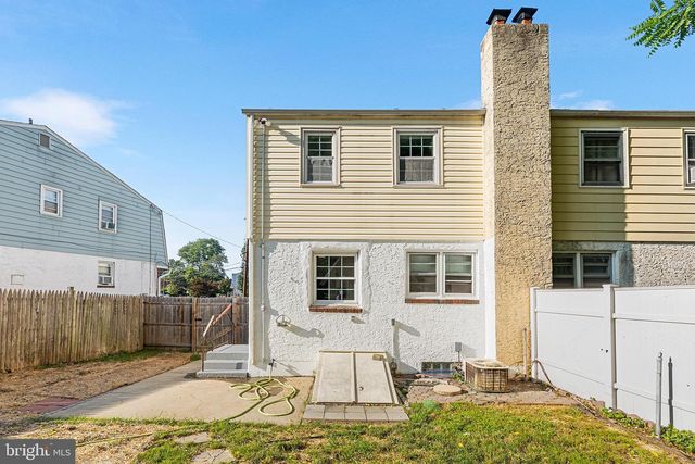 3428 OAK LN, Brookhaven, PA 19015