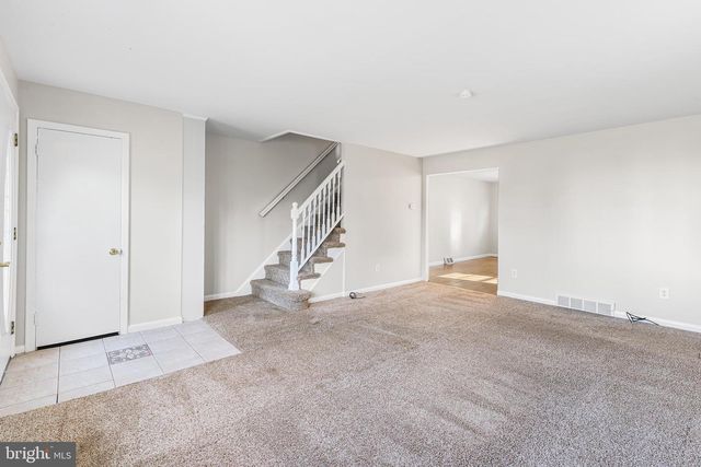 3428 OAK LN, Brookhaven, PA 19015