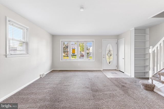 3428 OAK LN, Brookhaven, PA 19015