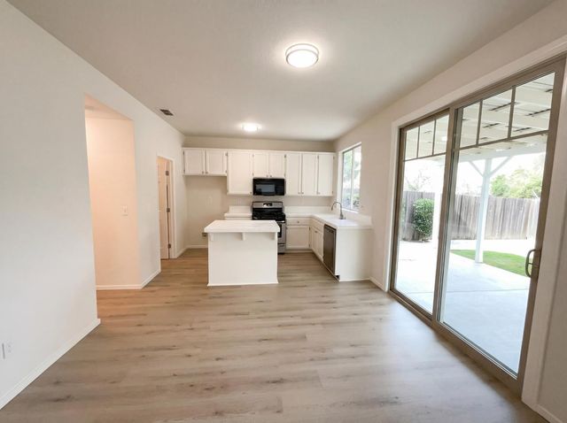 2262 Railway Cir, Gold River, CA 95670