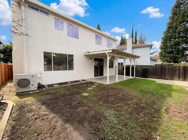 2262 Railway Cir, Gold River, CA 95670