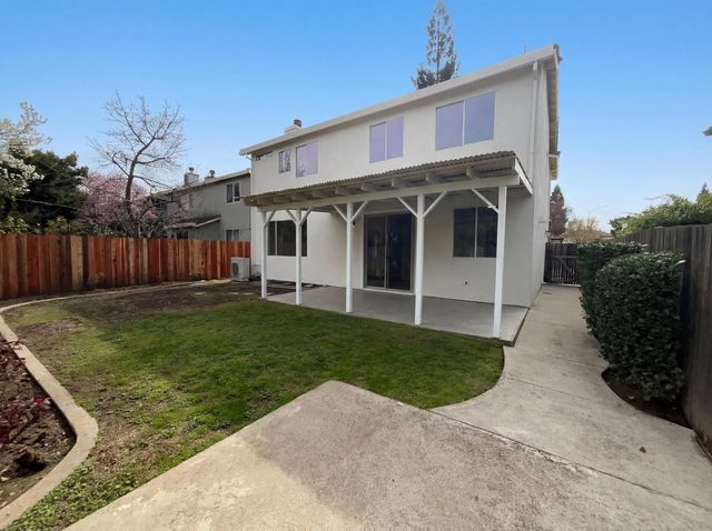 2262 Railway Cir, Gold River, CA 95670