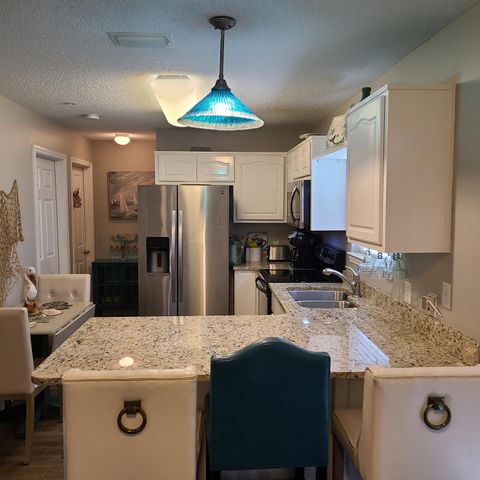 8436 Gulf Boulevard UNIT 714, Navarre, FL 32566