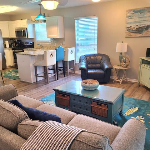 8436 Gulf Boulevard UNIT 714, Navarre, FL 32566