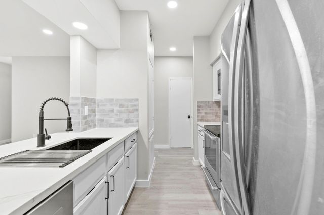 550 Wilcrest Drive 550, Houston, TX 77042