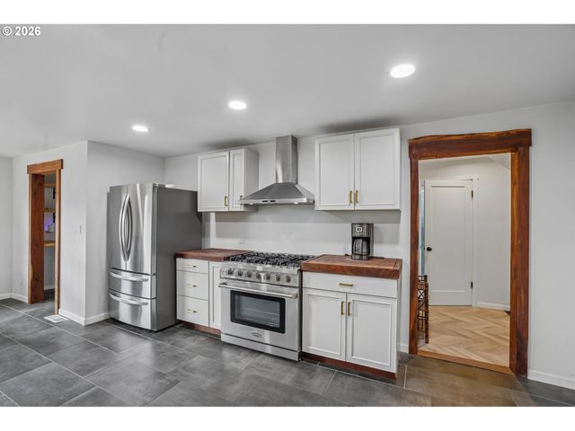 5625 Se OETKIN Rd, Milwaukie, OR 97267