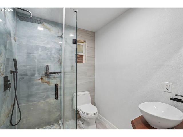 5625 Se OETKIN Rd, Milwaukie, OR 97267