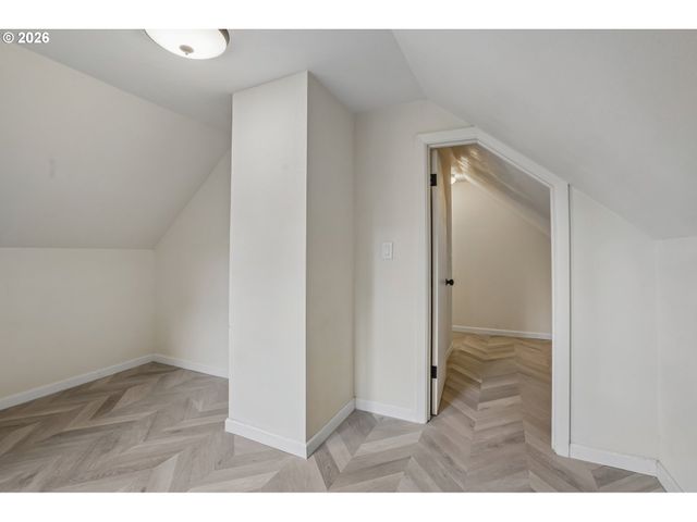 5625 Se OETKIN Rd, Milwaukie, OR 97267