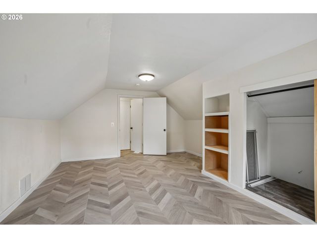 5625 Se OETKIN Rd, Milwaukie, OR 97267