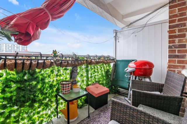 55 Monroe Boulevard 5R, Long Beach, NY 11561