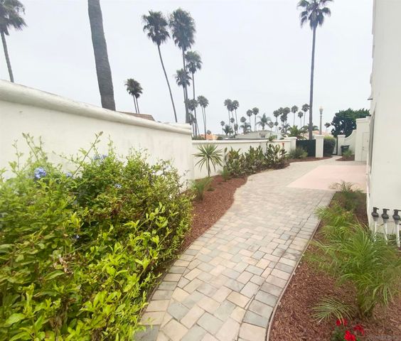 44 Half Moon Bnd, Coronado, CA 92118