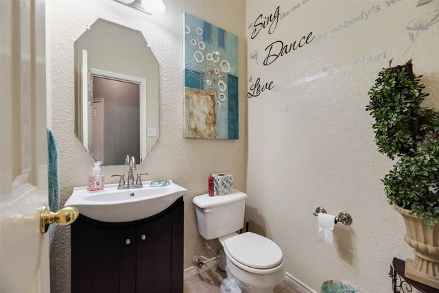 1521 Mountain Laurel Lane, Desoto, TX 75115