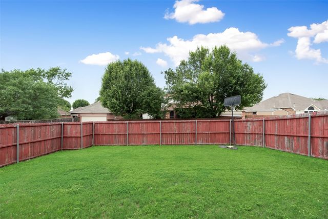 1521 Mountain Laurel Lane, Desoto, TX 75115