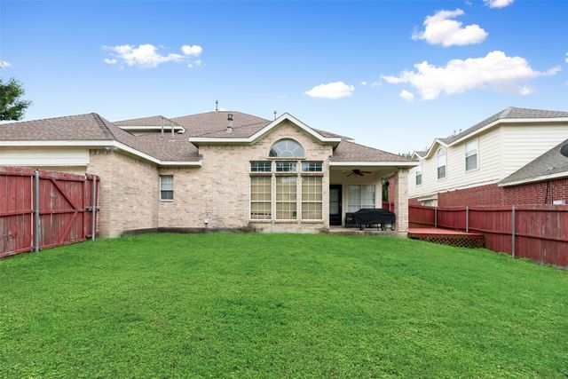 1521 Mountain Laurel Lane, Desoto, TX 75115