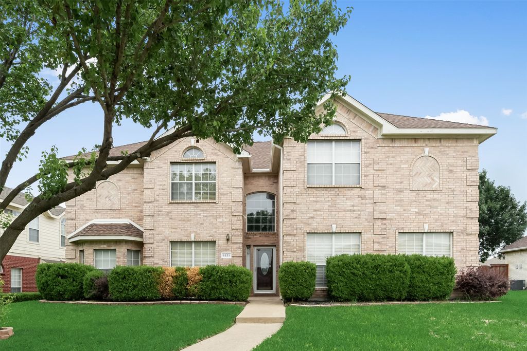 1521 Mountain Laurel Lane, Desoto, TX 75115