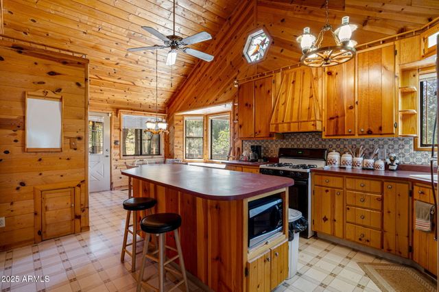 2240 ROUNDABOUT Way, Overgaard, AZ 85933