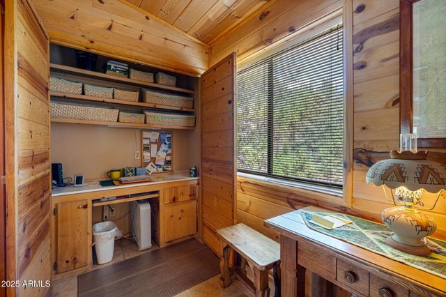 2240 ROUNDABOUT Way, Overgaard, AZ 85933