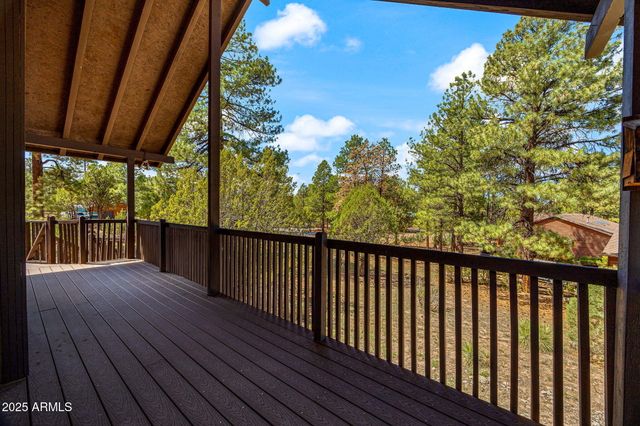 2240 ROUNDABOUT Way, Overgaard, AZ 85933