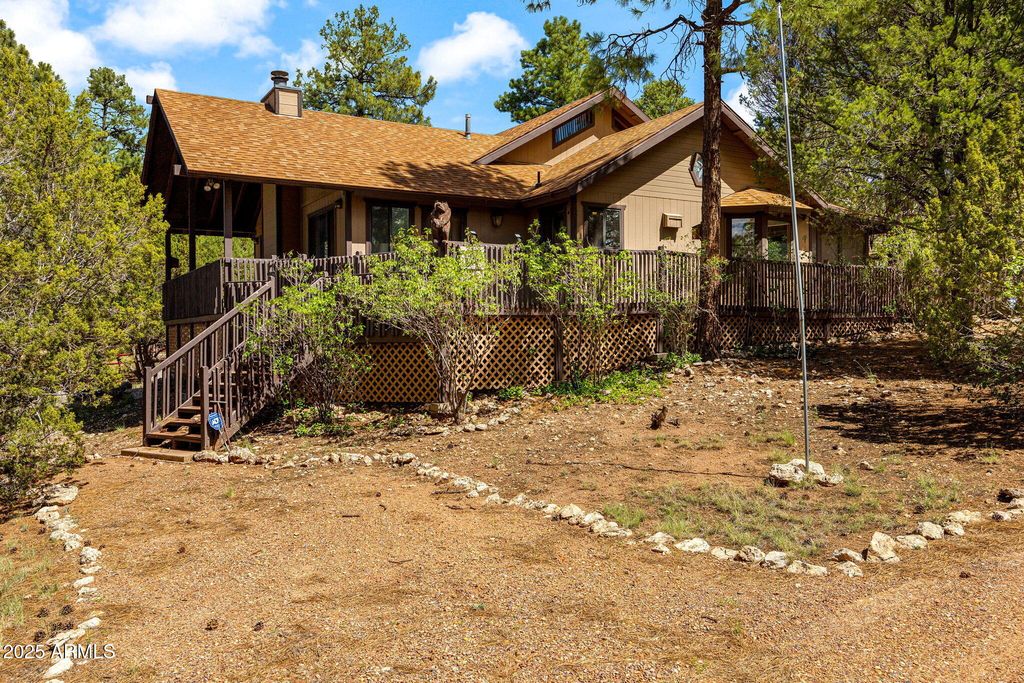 2240 ROUNDABOUT Way, Overgaard, AZ 85933