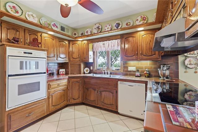 34301 E State Route 2 Highway, Harrisonville, MO 64701