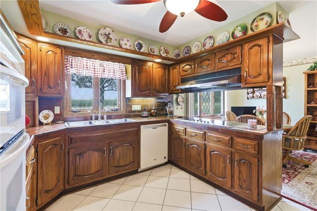 34301 E State Route 2 Highway, Harrisonville, MO 64701