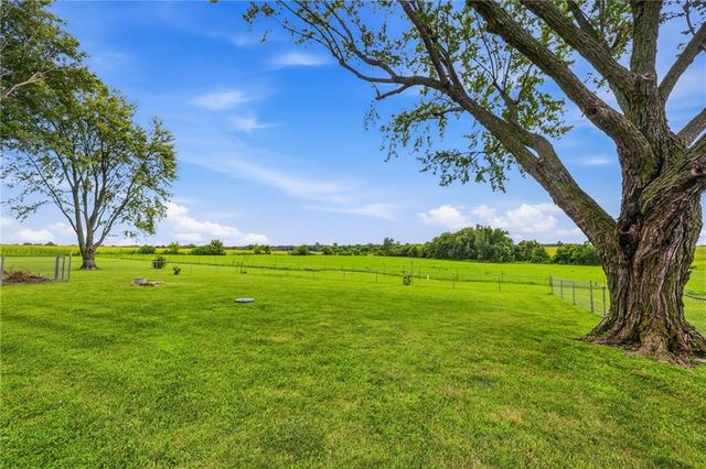 34301 E State Route 2 Highway, Harrisonville, MO 64701