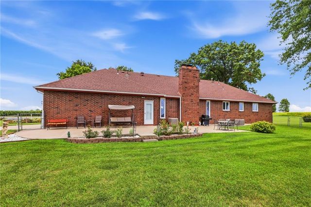 34301 E State Route 2 Highway, Harrisonville, MO 64701