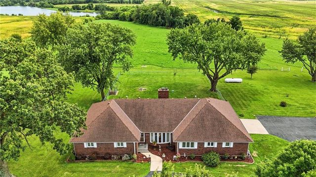 34301 E State Route 2 Highway, Harrisonville, MO 64701