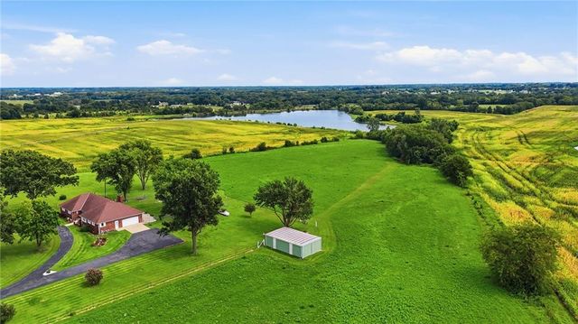 34301 E State Route 2 Highway, Harrisonville, MO 64701