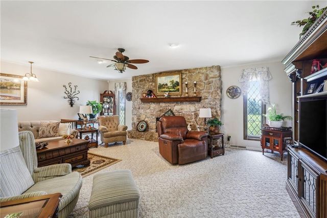 34301 E State Route 2 Highway, Harrisonville, MO 64701