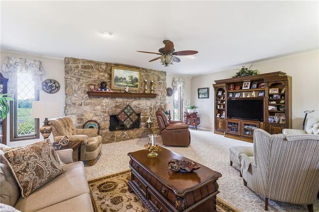 34301 E State Route 2 Highway, Harrisonville, MO 64701