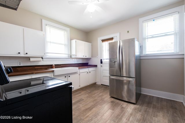 316 Iola Rd, Louisville, KY 40207