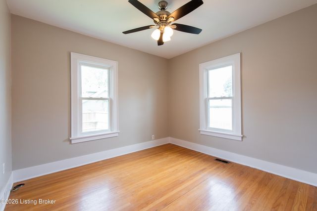 316 Iola Rd, Louisville, KY 40207