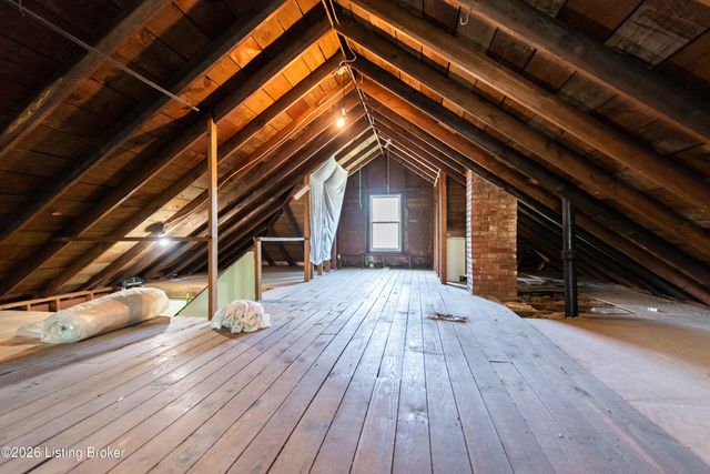 316 Iola Rd, Louisville, KY 40207