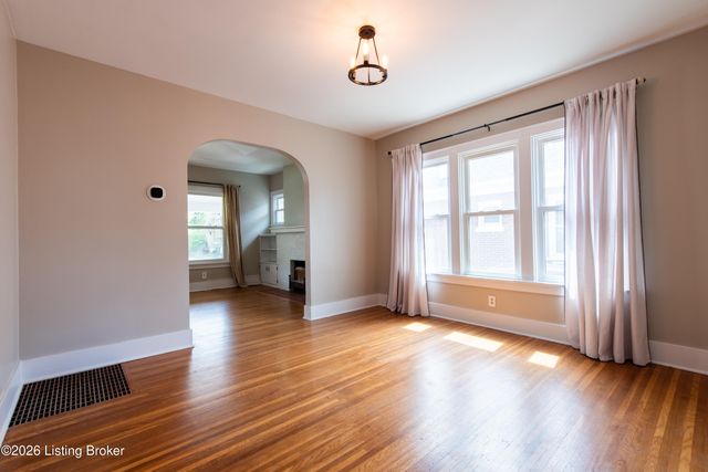 316 Iola Rd, Louisville, KY 40207