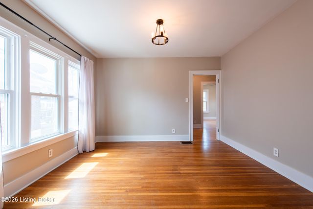 316 Iola Rd, Louisville, KY 40207